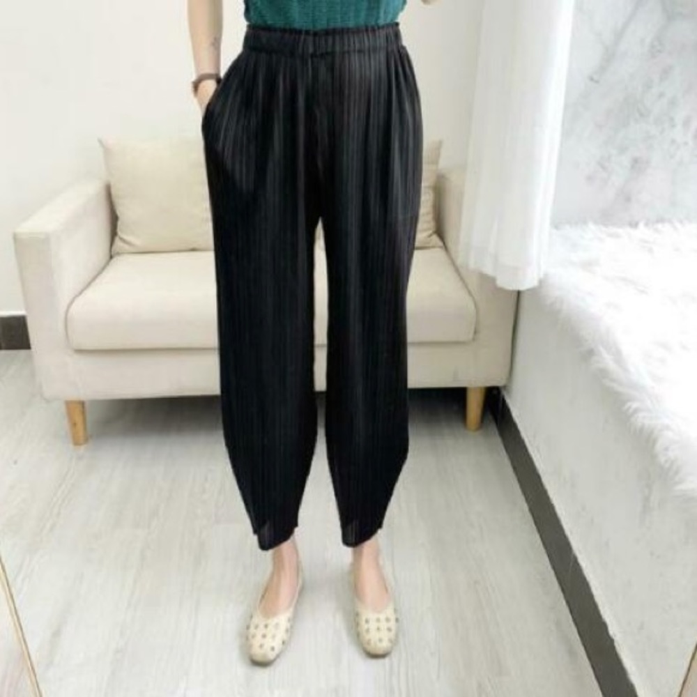 NWT Pleats please balloon pants